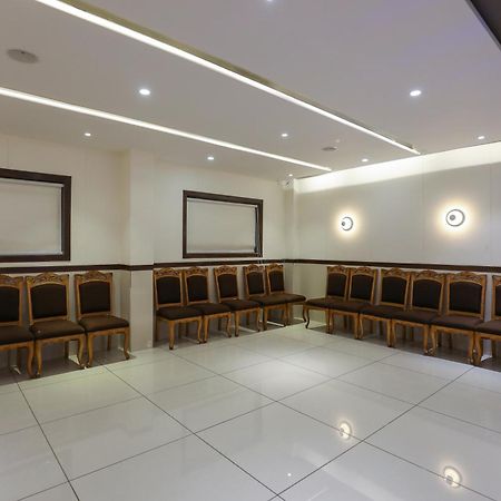 Hotel Ashray Inn Express Amhedabad Dış mekan fotoğraf