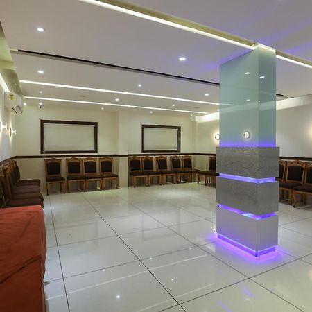 Hotel Ashray Inn Express Amhedabad Dış mekan fotoğraf