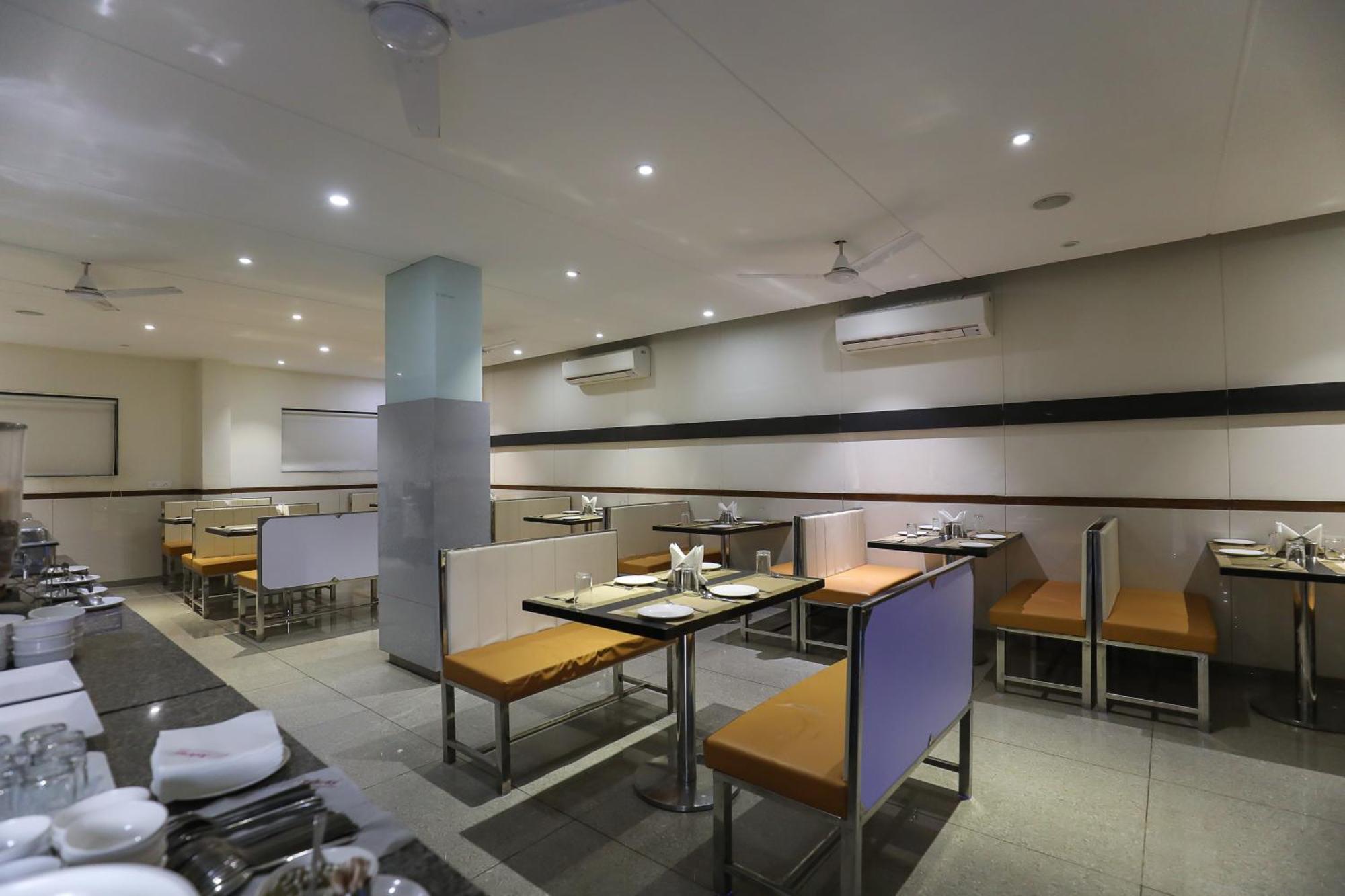 Hotel Ashray Inn Express Amhedabad Dış mekan fotoğraf