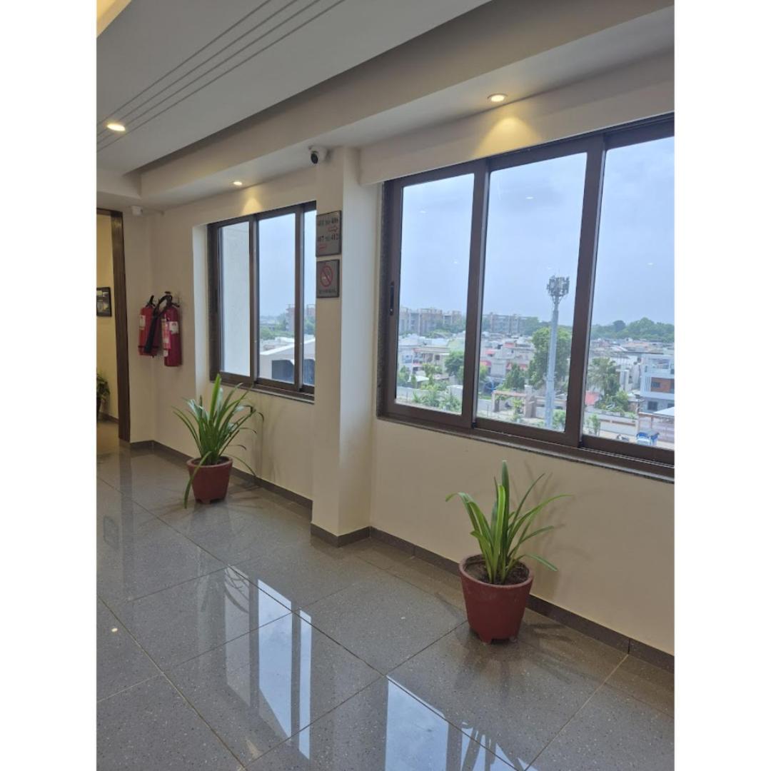 Hotel Ashray Inn Express Amhedabad Dış mekan fotoğraf