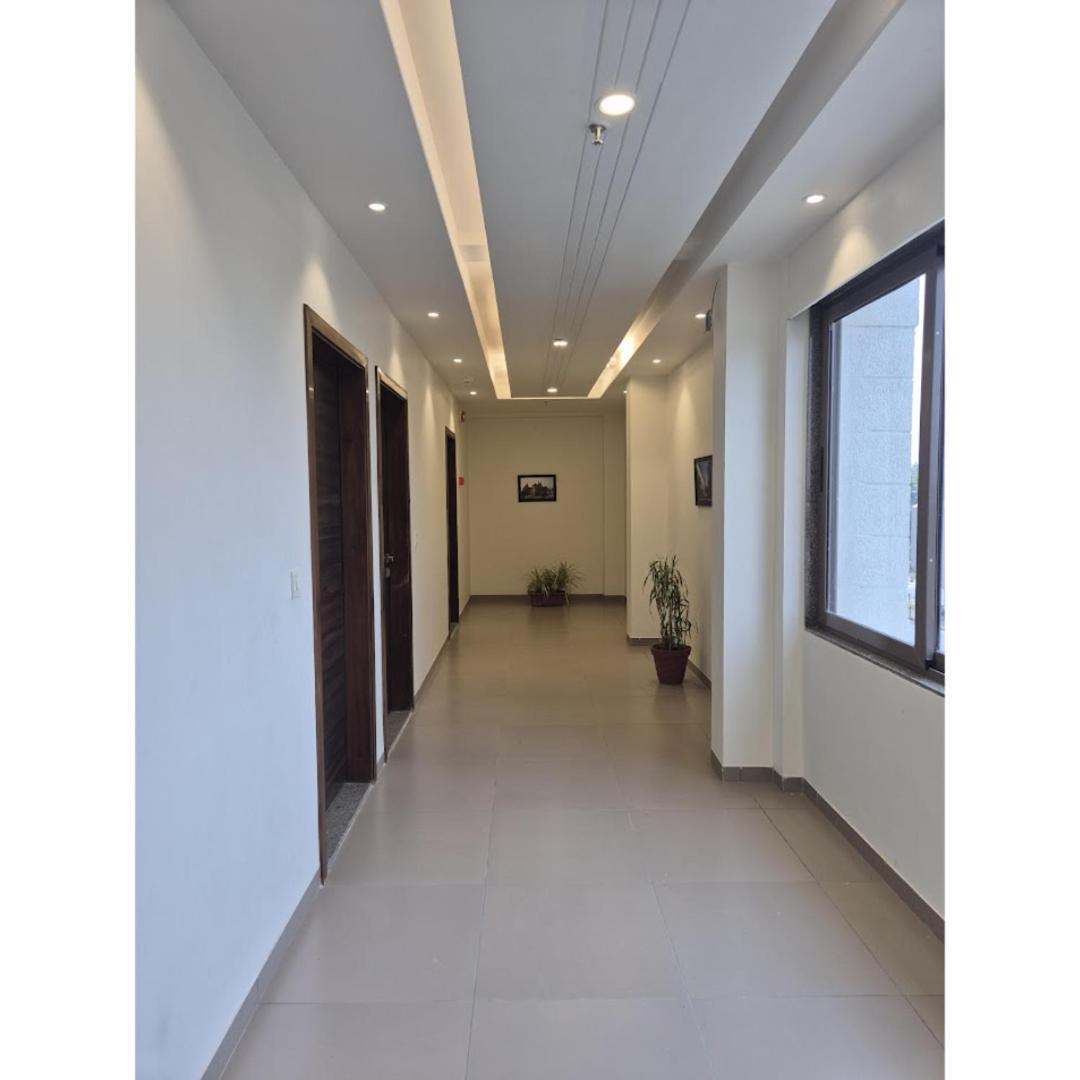 Hotel Ashray Inn Express Amhedabad Dış mekan fotoğraf