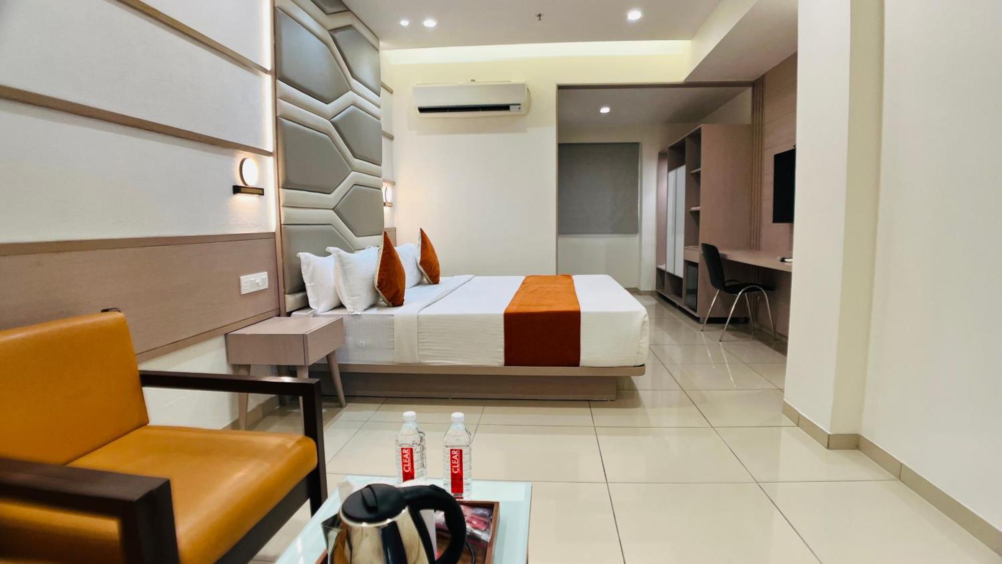 Hotel Ashray Inn Express Amhedabad Dış mekan fotoğraf