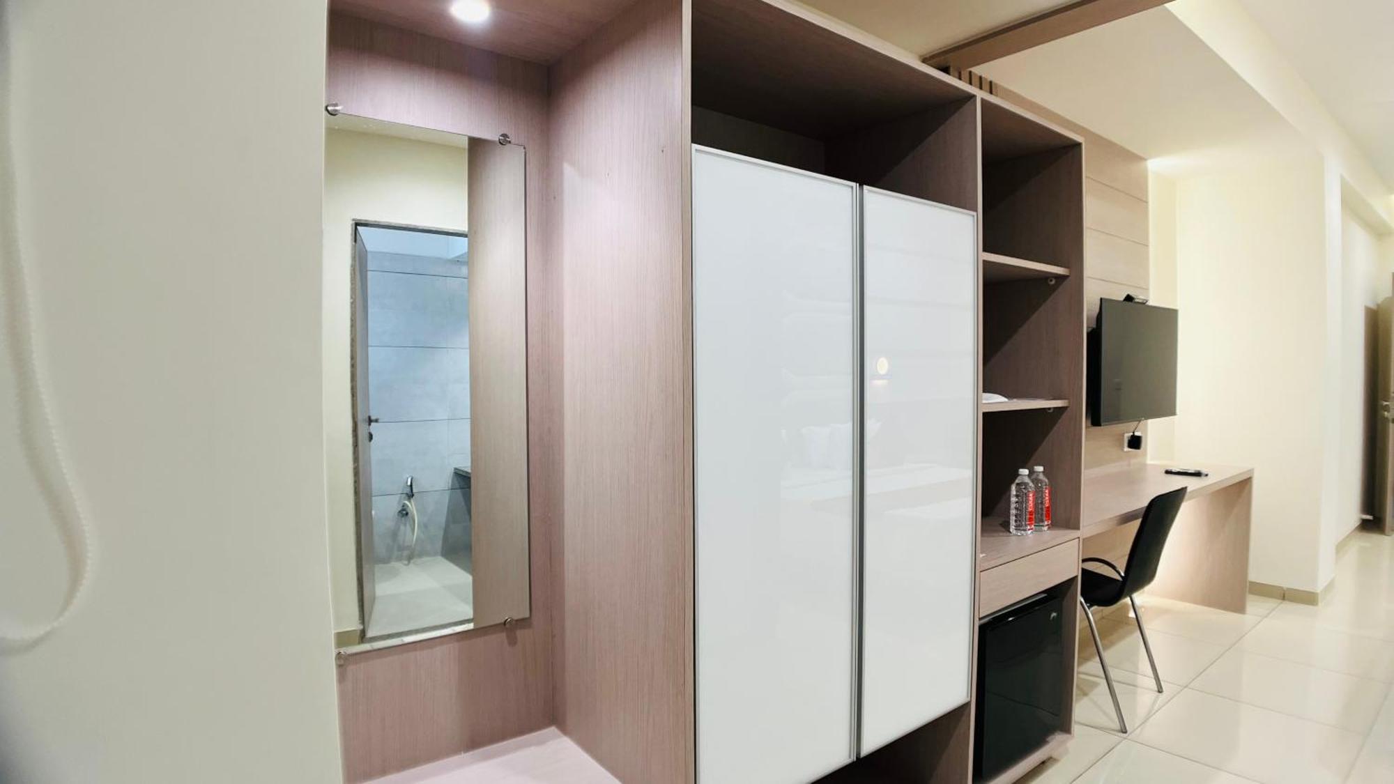 Hotel Ashray Inn Express Amhedabad Dış mekan fotoğraf