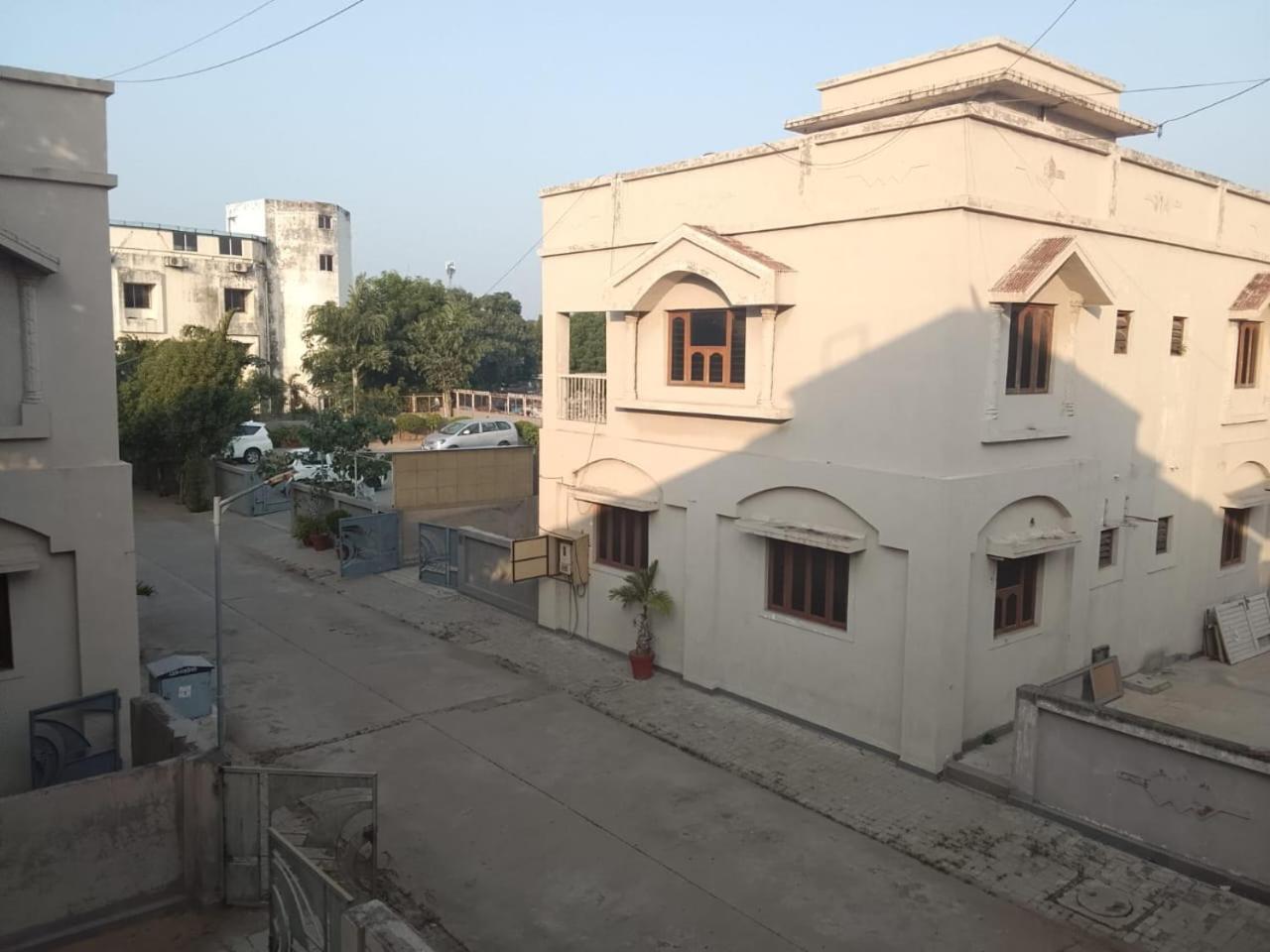 Hotel Ashray Inn Express Amhedabad Dış mekan fotoğraf